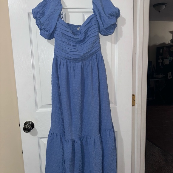 Make A Offer! The A&F Emerson Poplin Puff Sleeve Midi Dress - Picture 3 of 6
